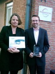 Rita Wilp und Dr. Egbert Schulz mit dem 3. Preis der ÖAPG 